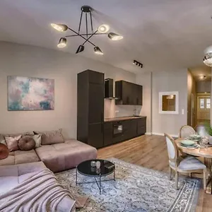 דירה True Gem Downtown Next To Synagogue And Gozsdu Garden Area, בודפשט