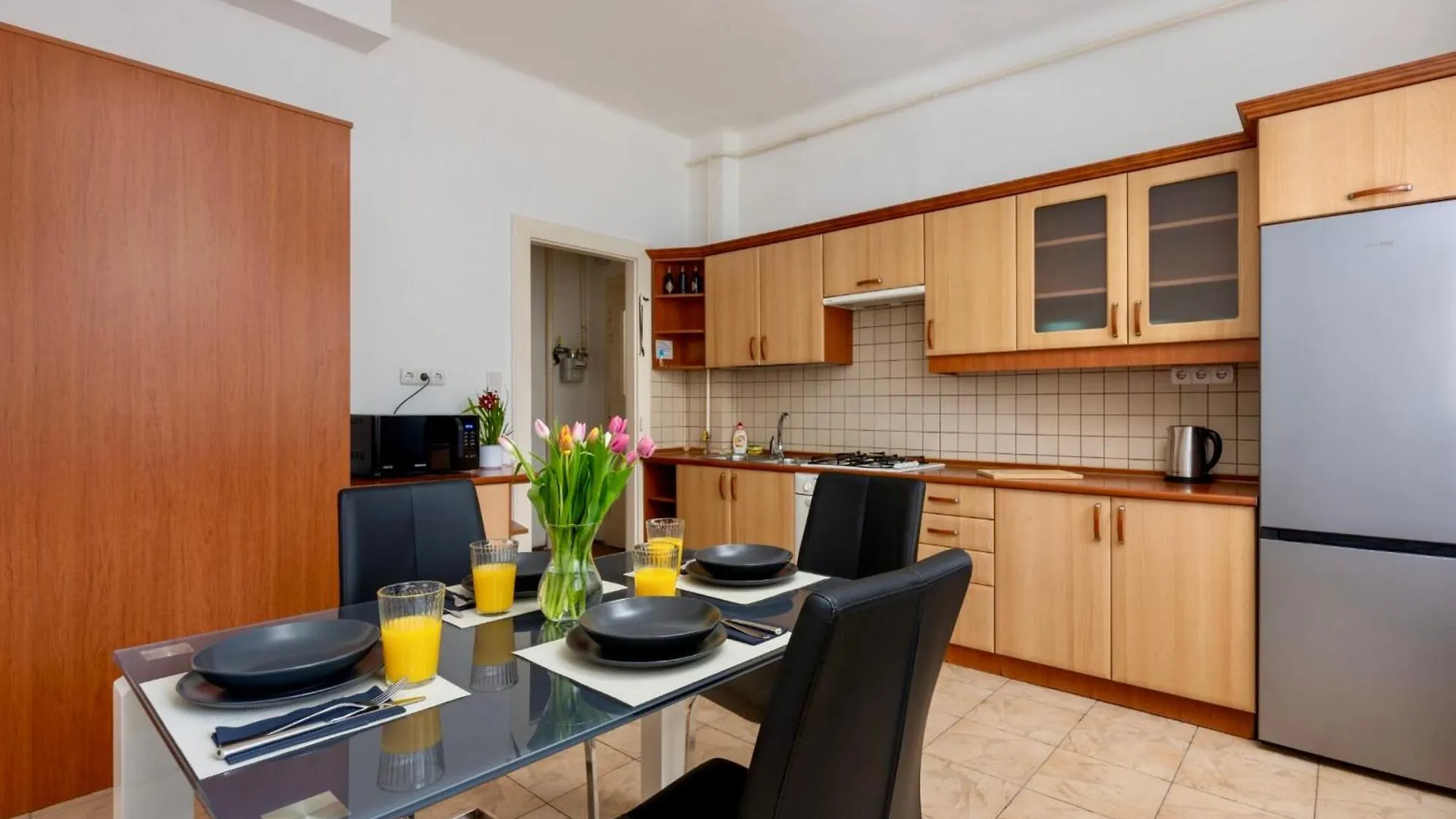 Budapest Family Apartment With Free Parking