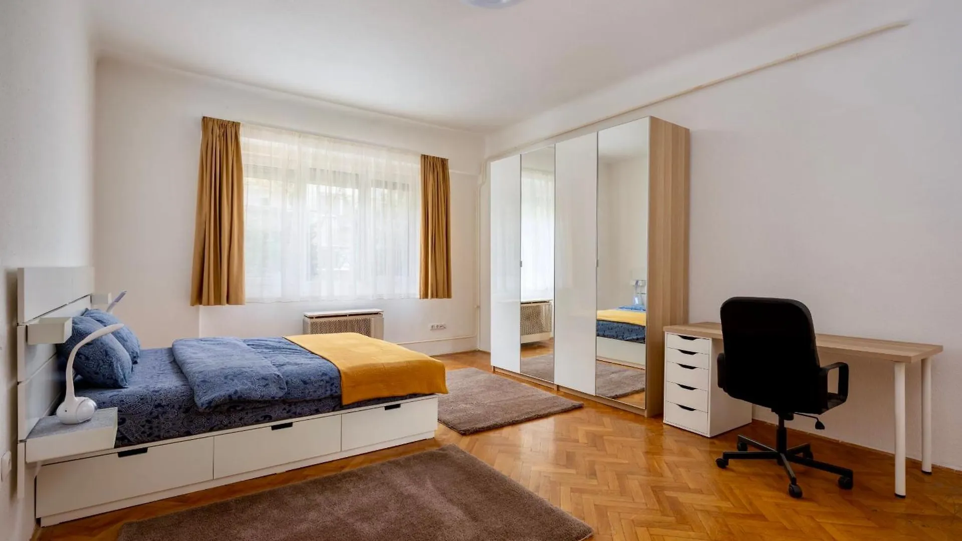Budapest Family Apartment With Free Parking